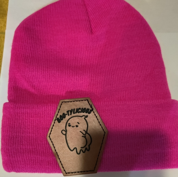 Beanie with laser engraved patch - Picture 3 of 3